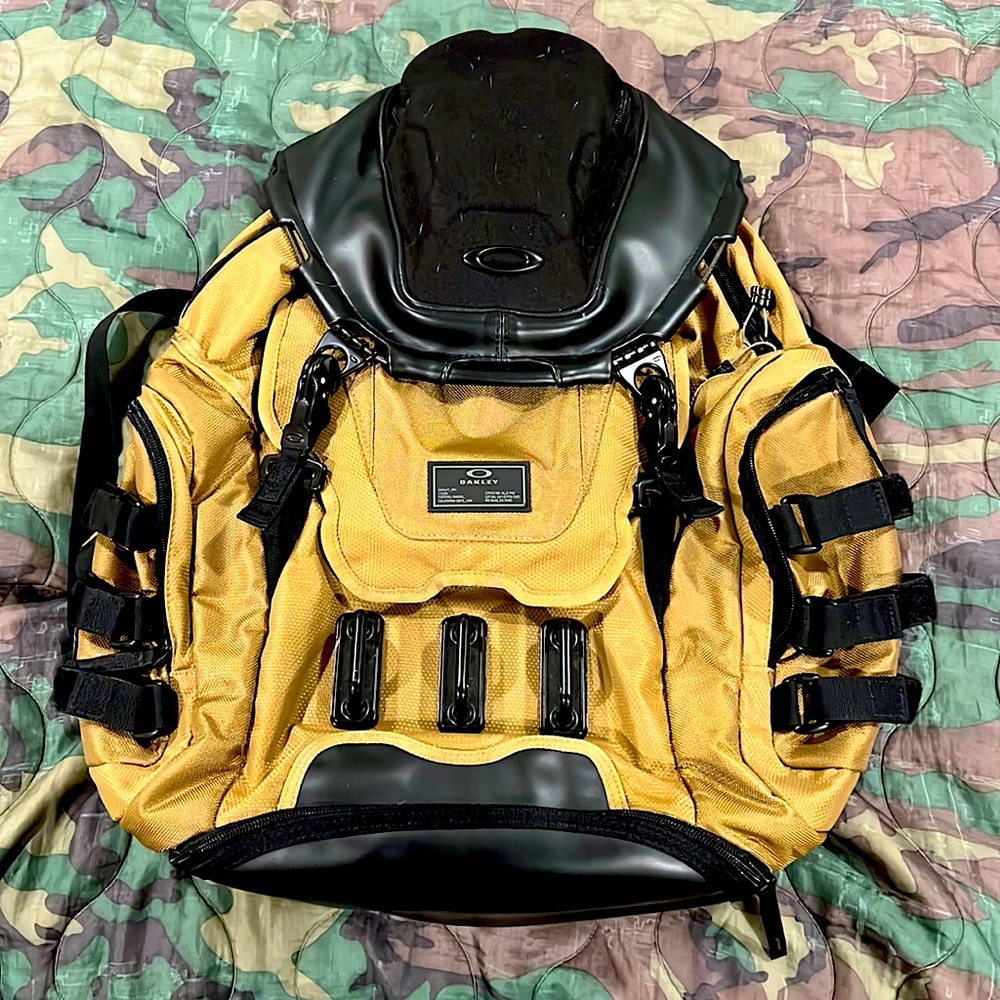 Limited Edition Oakley Coyote Kitchen Sink